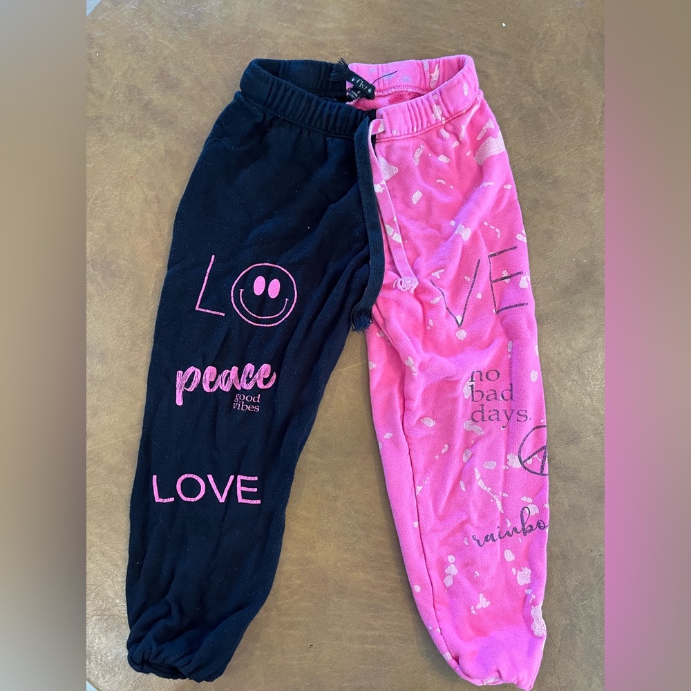 Adorable Flowers by Zoe pink and black sweats Beautiful!